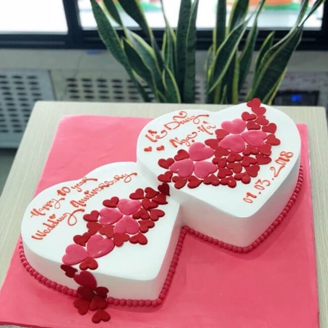 Mẫu bánh trái tim trong ngày Valentine theo tông màu hồng