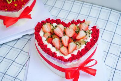 Bánh sinh nhật hình trái tim tặng chồng - Món quà lãng mạn, ngọt ngào