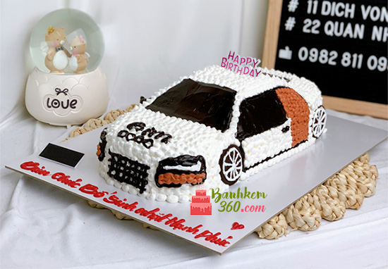 Bánh sinh nhật cho bé trai hình ô tô thu hút