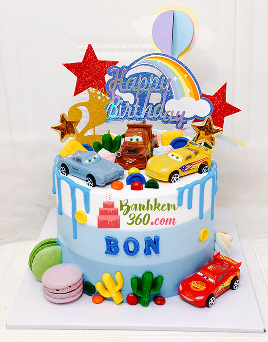 Bánh sinh nhật tặng bé trai trang trí ô tô - Thu Hường Bakery