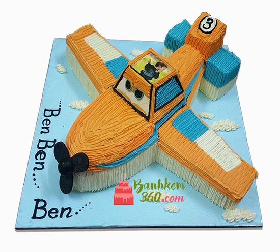 Bánh sinh nhật máy bay - Ước mơ của bé