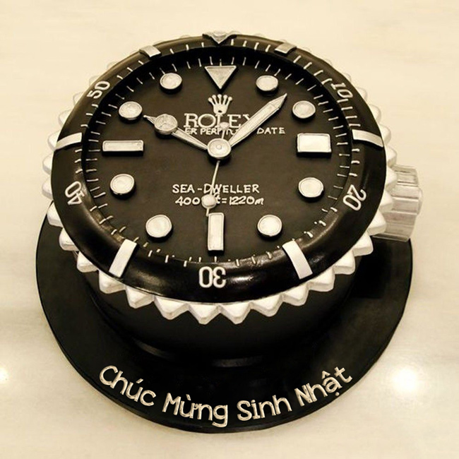 Bánh sinh nhật hình đồng hồ sang trọng