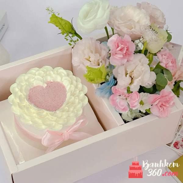mẫu hoa tươi và bánh kem đẹp tại cửa hàng quận 2