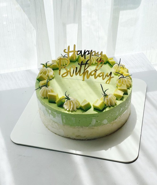 Bánh sinh nhật matcha trà xanh phù hợp với mọi đối tượng