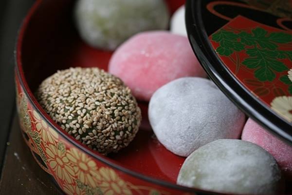 bánh mochi Nhật Bản làm từ gạo mang ý nghĩa thiêng liêng