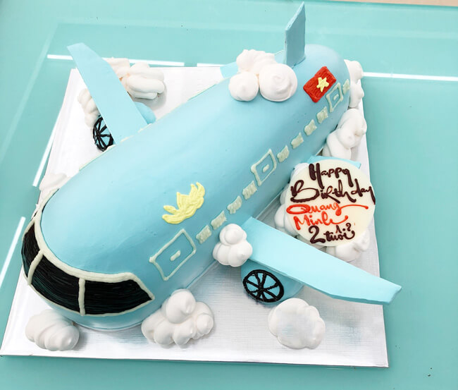 Bánh sinh nhật ngộ nghĩnh in hình máy bay bé trai phi cơ jet tia chớp dễ  thương | Bánh Kem Ngộ Nghĩnh