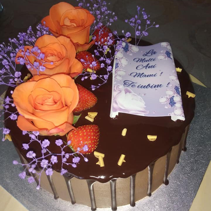 Bánh kem sô cô la tặng sinh nhật mẹ