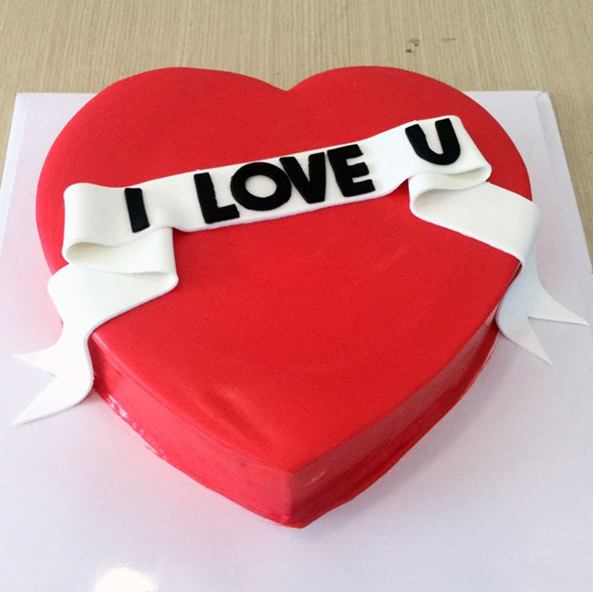 Bánh sinh nhật hình trái tim I Love You dành tặng người yêu