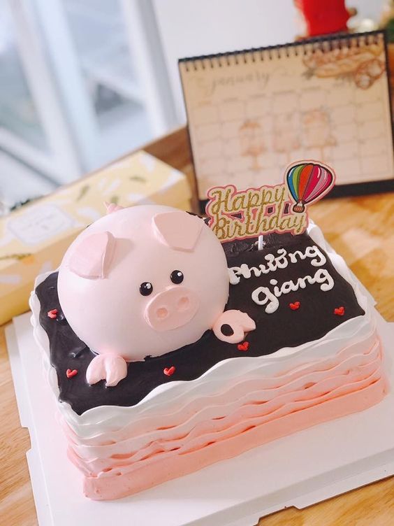 Bánh sinh nhật ngộ nghĩnh vẽ hình con heo - tuổi hợi 3D dễ thương | Bánh  Kem Ngộ Nghĩnh