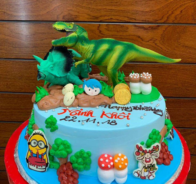bánh kem hình con khủng long 3D hung dữ