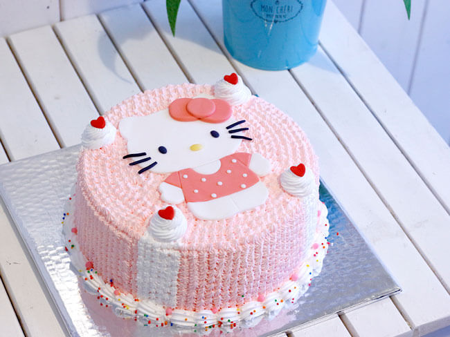 Bánh kem sinh nhật Hello Kitty được ưa chuộng nhất hiện nay